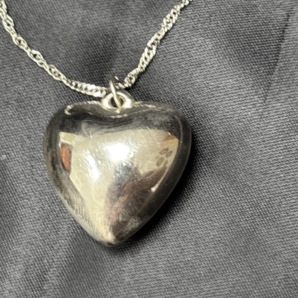 Vintage Silver Tone Puffy Heart Necklace 3D Heat Pendant Necklace Statement Jew